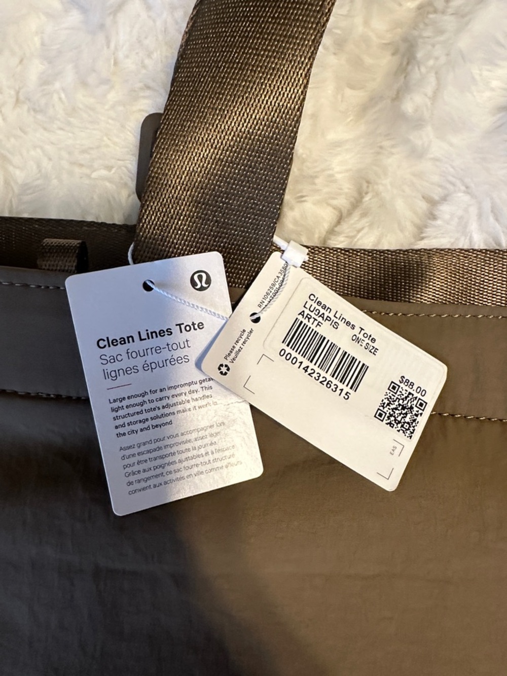 lululemon athletica Olive Clean Lines Tote - Picture 9 of 9